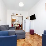 Διαμέρισμα Helles Nur 800 Meter Zum Mit Meerblick, 2 Balkonen, Privatparkplatz Ρόβινι