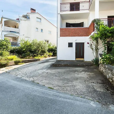 Apartment Helles Nur 800 Meter Zum Mit Meerblick, 2 Balkonen, Privatparkplatz Rovinj